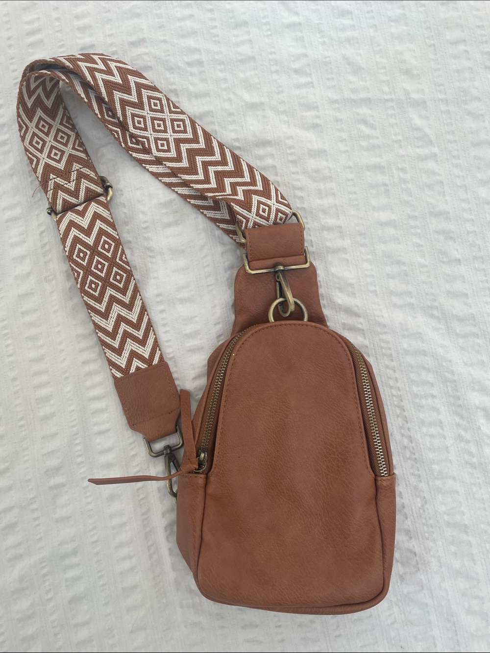 Urban Originals x Anthropologie Liberty Sling Bag Faux Leather Tan / Cognac